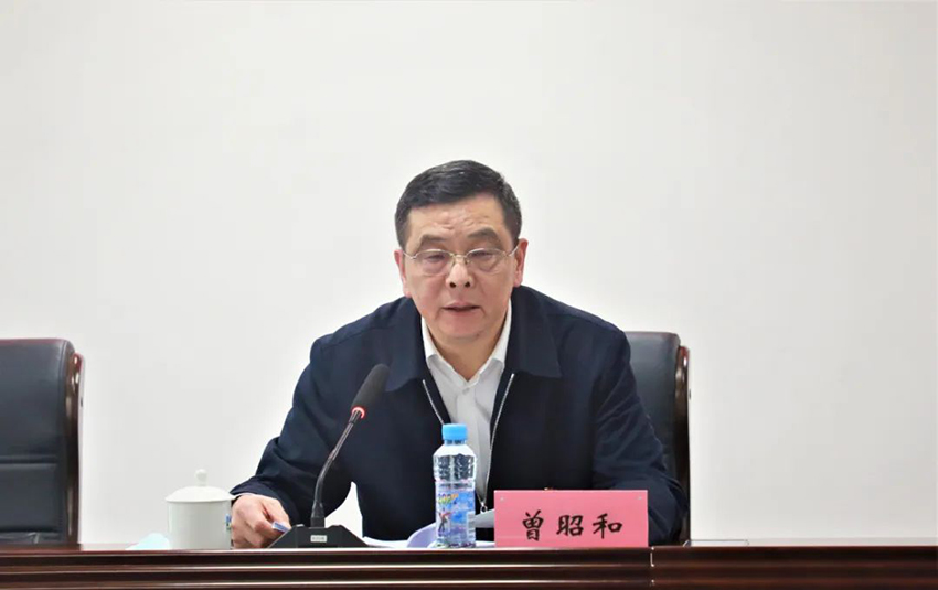 曾昭和在华赣环境集团宣讲党的二十大精神.jpg 曾昭和在华赣环境集团宣讲党的二十大精神.jpg